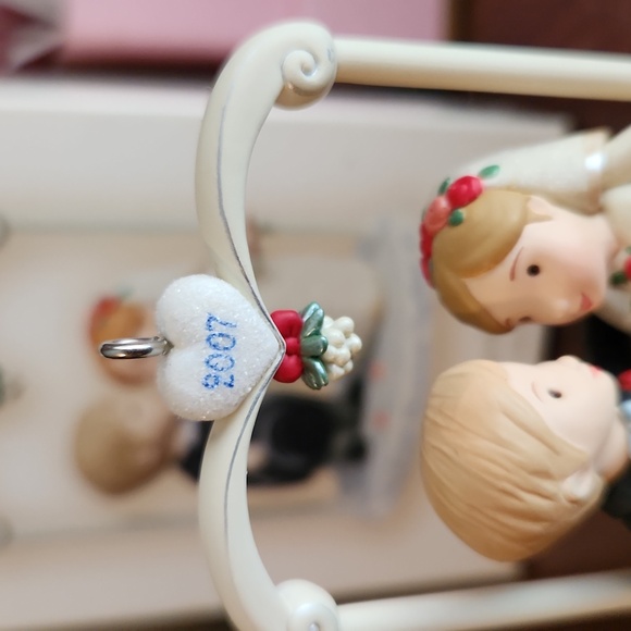 2/$8 Hallmark Christmas keepsake 2007 - Picture 3 of 4